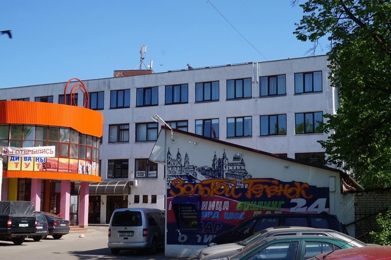 Hotel Zolotoy Telenok à Vitebsk Extérieur photo